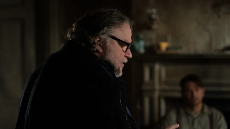 This week on The Treatment, Elvis welcomes back Academy Award winning director Guillermo del Toro, whose latest film is an adaption of the novel “Nightmare Alley” by William Lindsay…