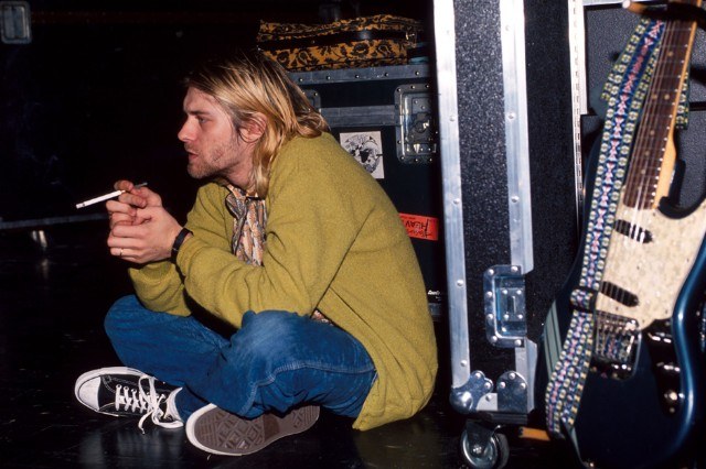 kurt cobain wearing converse