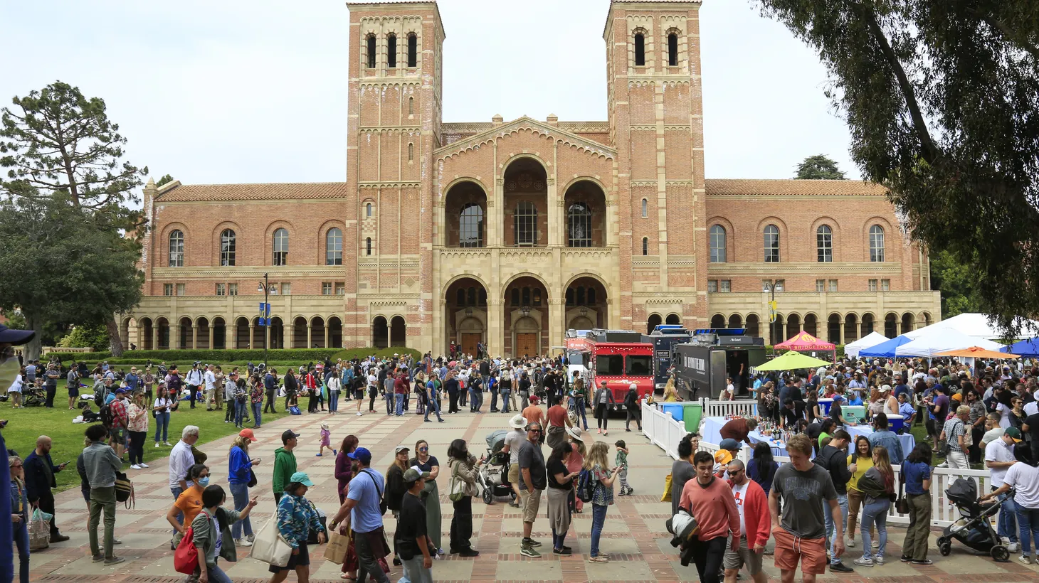 Over 7500 attendees devoured 500 pies as KCRW's Good Food PieFest & Contest returned to Royce Quad at UCLA.