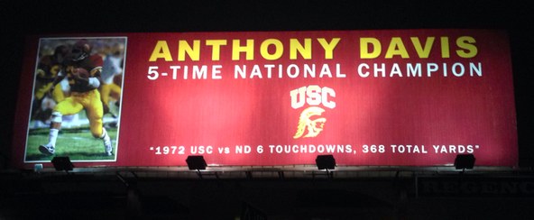 USC-AnthonyDavis-banner.jpg