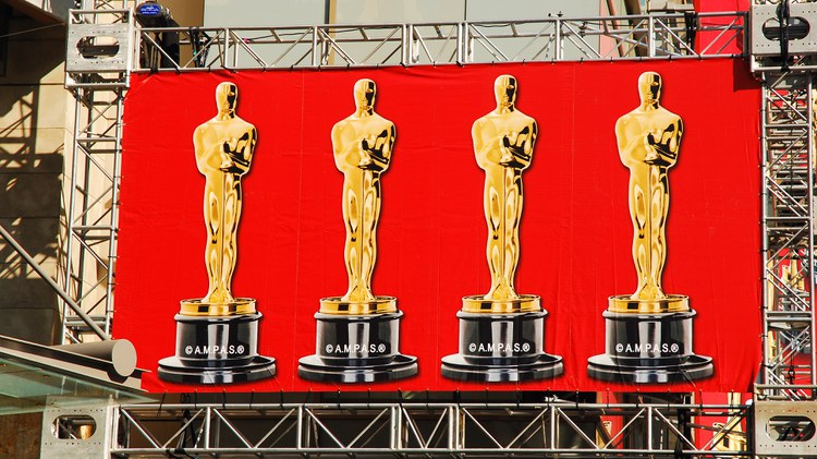 Awards season is here, with no clear frontrunners. After last year’s dismal ratings, Hollywood is asking: do enough people still care about the Oscars?