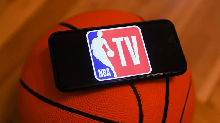Why Comcast’s NBA TV plans made Warner Bros. Discovery’s stock crash