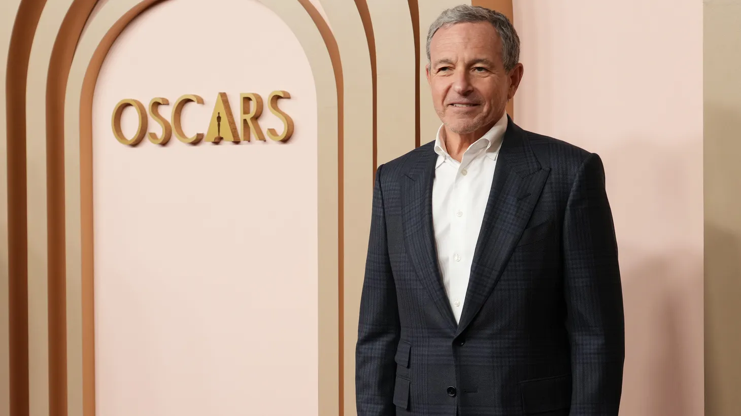 Bob Iger’s backing by several Disney heirs could prove to be a major support in the company’s proxy fight.