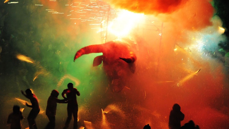 Brimstone and Glory is a fiery trip into a Mexican city's glorious orgy of fireworks.