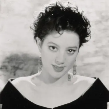 Sarah McLachlan dropped into SNAP prior to the U.S. release of her 1989 debut, “Touch.” She and bass player Jeff Cross play a short duo set spotlighting her earthy but ethereal sound.