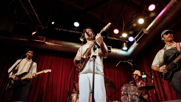 LA garage rock kings Allah-Las turn in an all killer no filler set of highlights from their 2023 LP “Zuma 85,” live from Bob Clearmountain’s Apogee Studio.