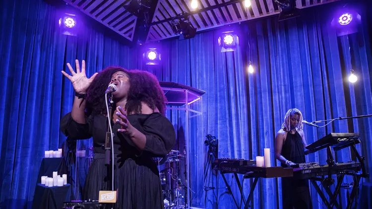 Soul songstress Danielle Ponder drops fan favorite “Roll The Credits” as a single, and we’re sharing the epic video of her playing the song Live From KCRW HQ.