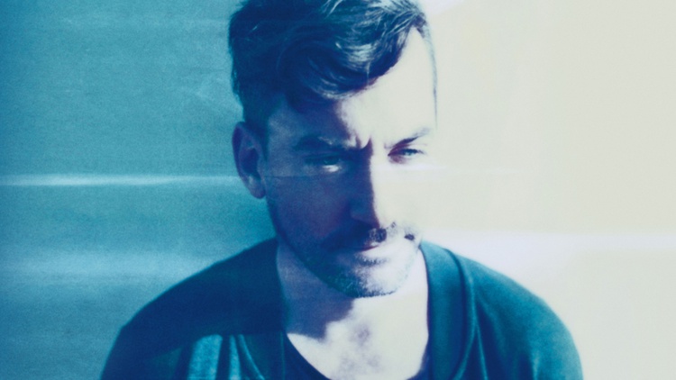 British electronic producer Simon Green, aka Bonobo, sits down with Jason Bentley to premiere some new tracks and discuss his sixth album, Migration.