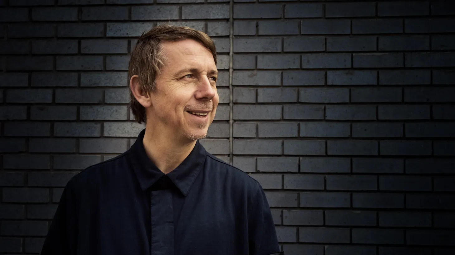 BBC radio DJ Gilles Peterson, one of the most influential taste makers in the world, is the ultimate collector whose enthusiasm for the obscure is... (Airs 10:15)
