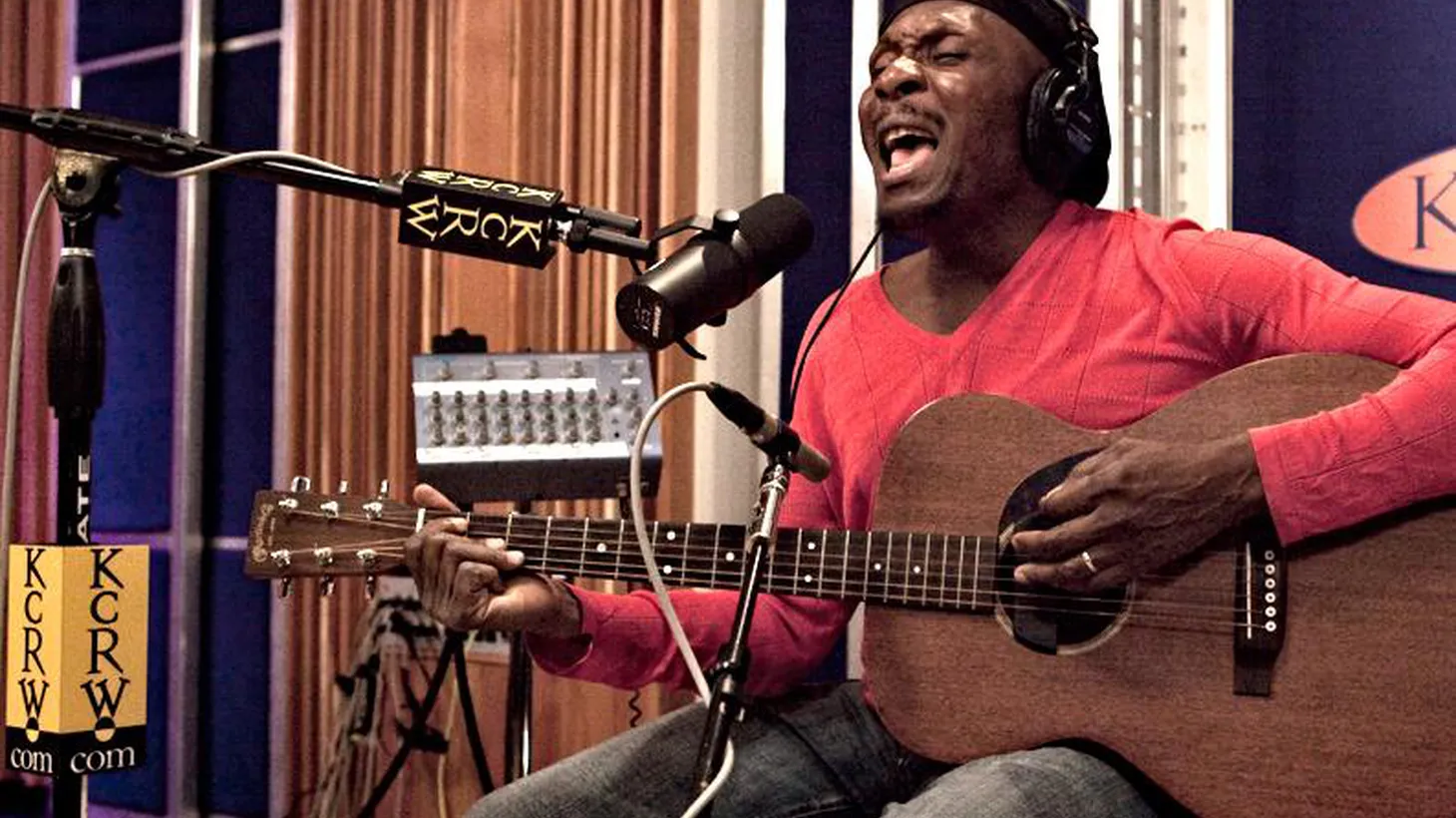 Reggae legend Jimmy Cliff joins us for an intimate performance...