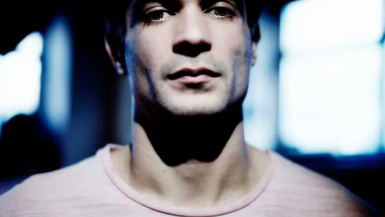 At 10am UK producer and composer Jon Hopkins stops by for a quick chat about his collaboration with Coldplay and his forays into film scoring and composition.