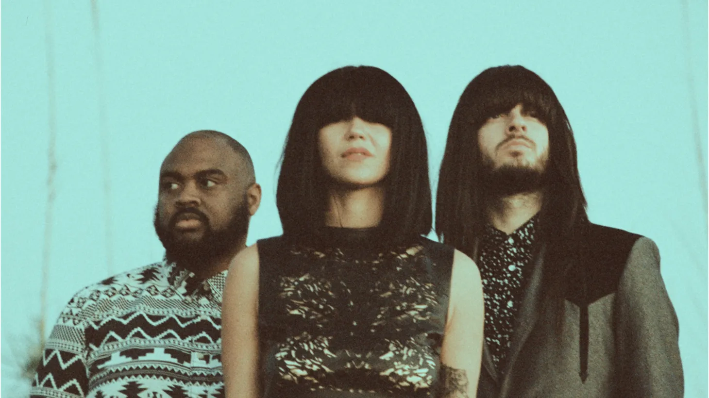 Khruangbin are a captivating trio who expands their Thai funk sound to include hints of the Middle East on their album Con Todo El Mundo.