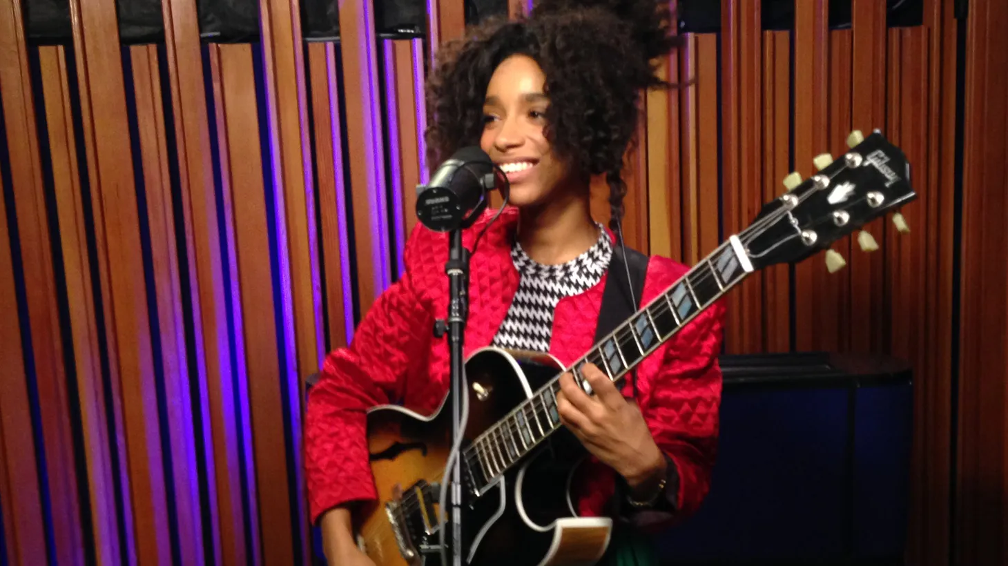Lianne La Havas is a powerhouse performer with uplifting, soulful pop songs that are playful yet intimate. She's engaging on every level and full of heart.