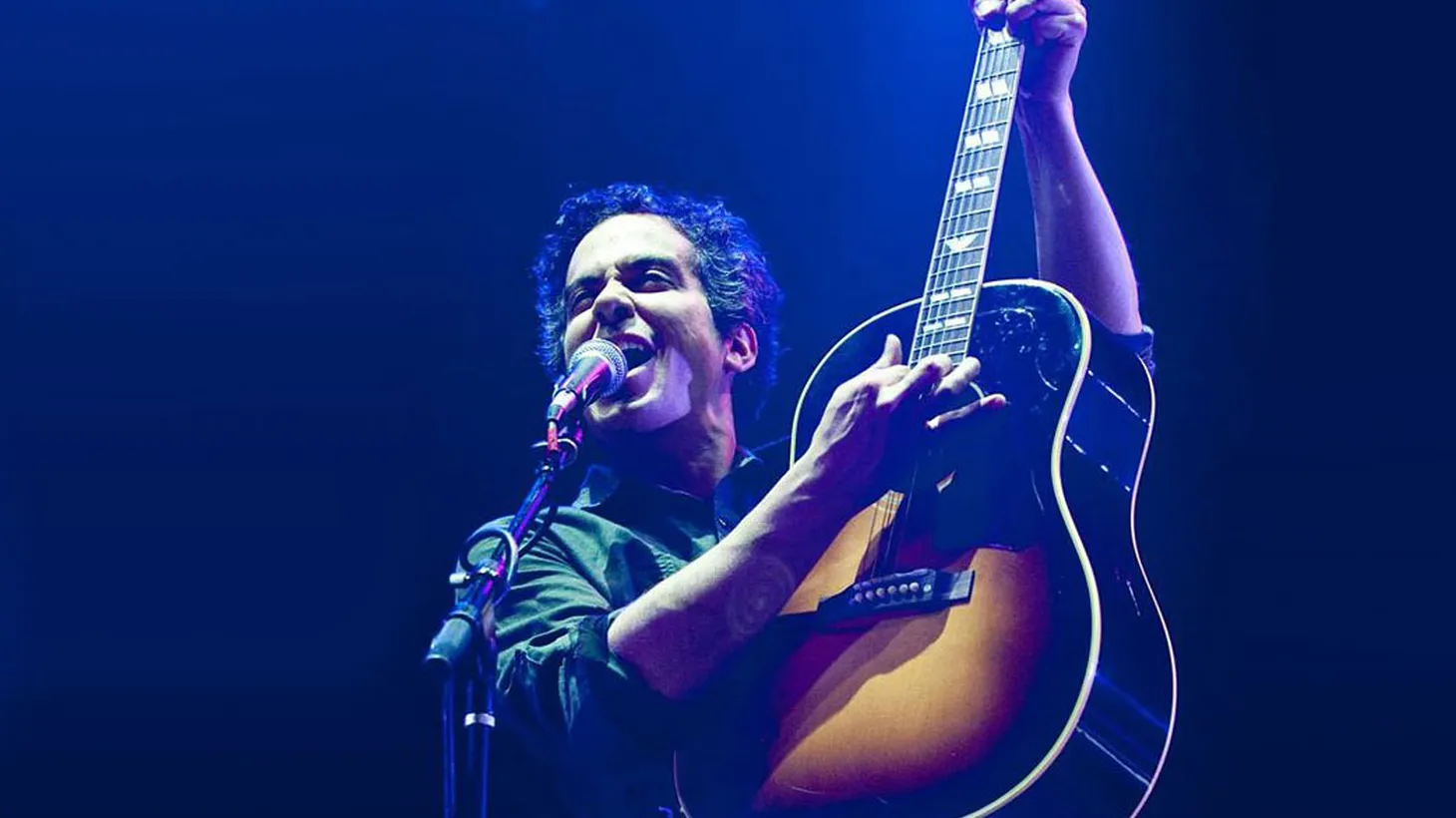 Half of She & Him and super talented songwriter and guitarist in his own right M. Ward returns to Morning Becomes Eclectic for the LP reissue of his 2005 album Transistor Radio, where he explored childhood memories of utopian radio.