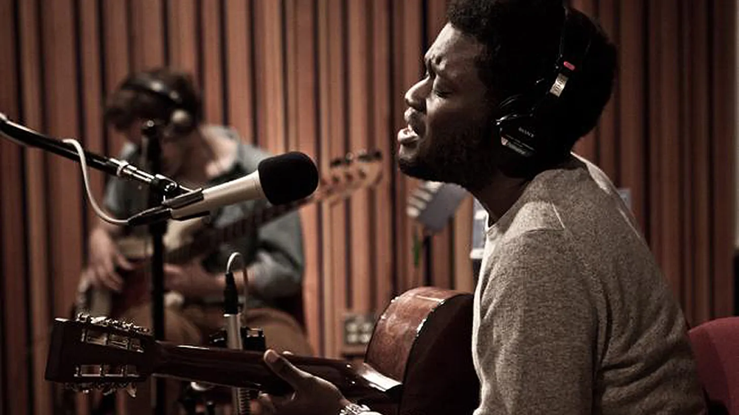 Michael Kiwanuka is a KCRW favorite. The UK artist became a quick favorite among our DJs and we hosted him for this live session around his first full length.