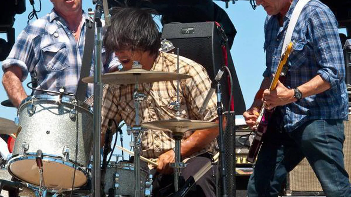 Mike Watt co-founded one of the most beloved So Cal punk bands, the Minutemen. One of the acclaimed bass players in modern rock history, he brings his band Missingmen...