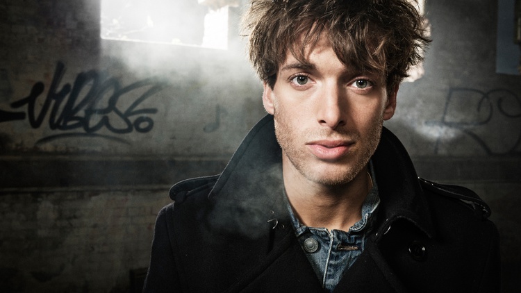Scottish singer/songwriter Paolo Nutini is a household name across the pond. His excellent third album is a diverse collection of songs, including some bittersweet ballads.