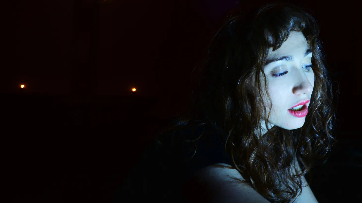 Singer-songwriter Regina Spektor plays a solo piano set live from our studios.
