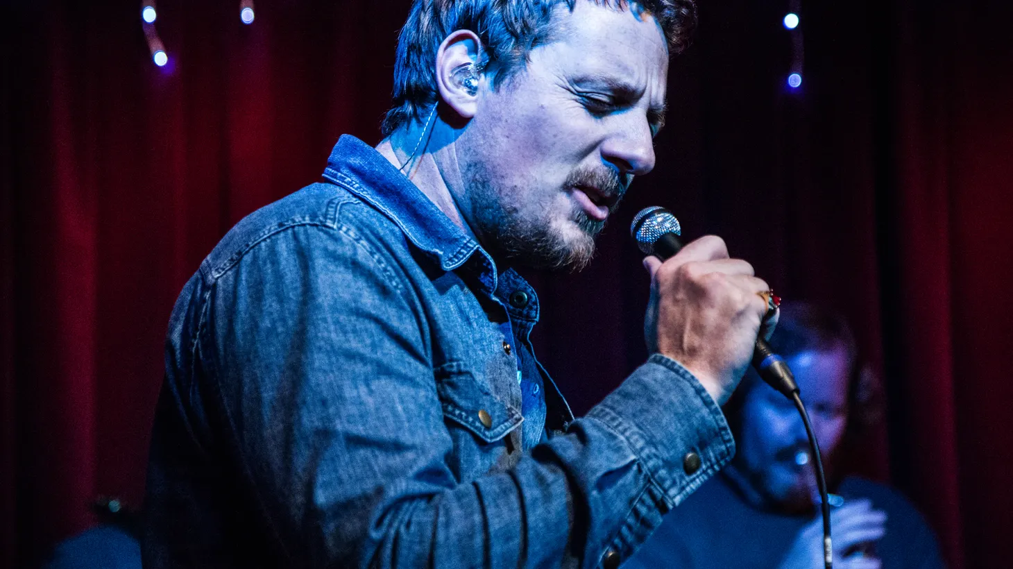 Sturgill Simpson is a country music outlaw. He just released the third in a series of career-defining albums, A Sailor's Guide To Earth, and played it front to back for us at Apogee Studio.
