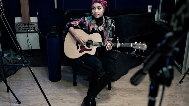Malaysian singer-songerwriter Yuna offers breezy vocals and warm melodies...