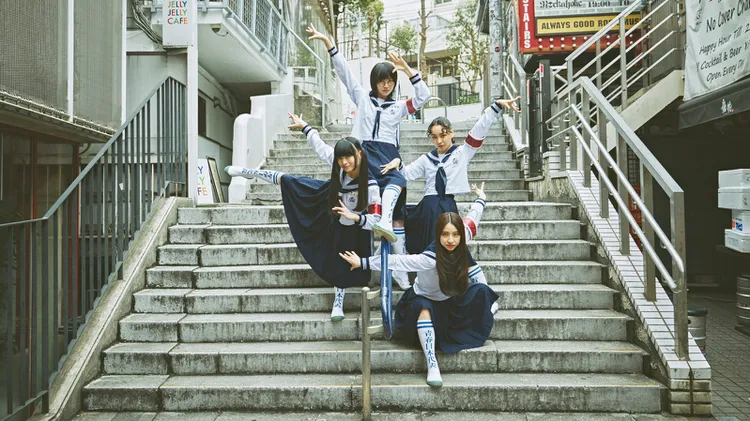 Based in Tokyo, four-girl progressive poppers ATARASHII GAKKO! represent a new generation of young kids pushing traditional boundaries and expressing their individuality.