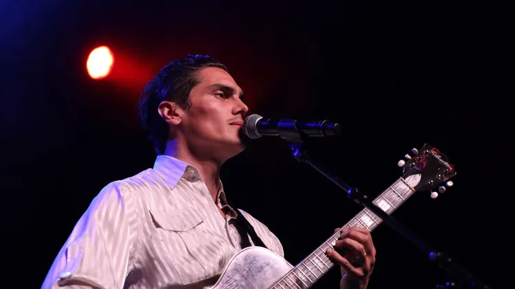 One of our favorite Finnish crooners, Bobby Oroza declares his love for the ladies who grew up in the Latin barrios, wards, quarters, and districts around the world with “Queen of the…