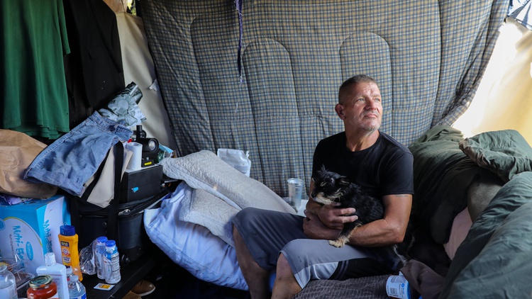 Almost 400 acres in West LA were donated as a soldier’s home, but today almost no one lives there — even though LA has more 4,000 homeless veterans.