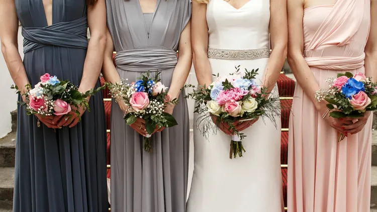 Hello, LA bridesmaids! This wedding season, we want to know what you’re wearing, where you’re traveling, and how much you’re spending.