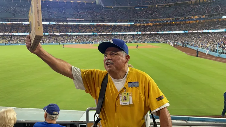 ‘They're paying me to exercise’: Pnutman on 50 years as a Dodger Stadium vendor