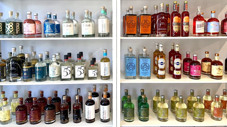 Non-alcoholic bottle shops: Spirited movement spreads in LA