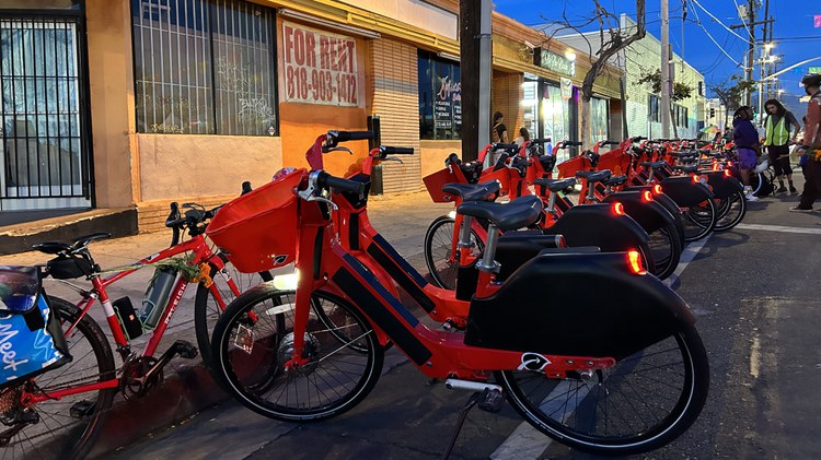 An e-bike lending library hopes to get people out of their cars in the San Fernando Valley. But it’s an uphill battle.