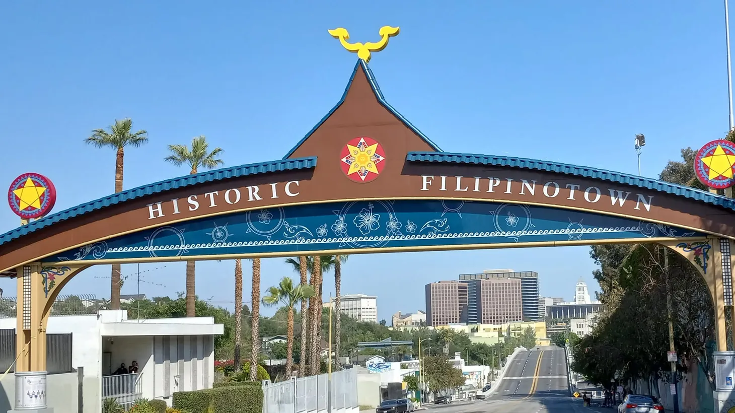 Historic Filipinotown arch honors immigrants, after 20 years in the making