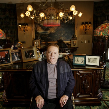 Larry Flynt’s vast array of 20th century paintings, glass lamps, statuettes, and other obscurities are up for auction.