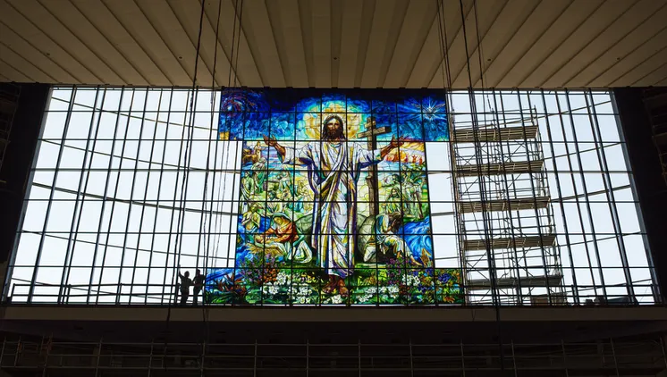 In 2016, Highland Park’s Judson Studios took on a years-long effort to create the world’s largest stained glass window. It’s chronicled in the new documentary “Holy Frit.”