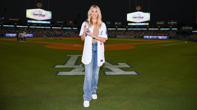 Kourtney Turner co-hosts the “Holding Kourt” podcast with her husband, the Dodgers’ third baseman Justin Turner. She talks about her love for baseball and her nonprofit work.