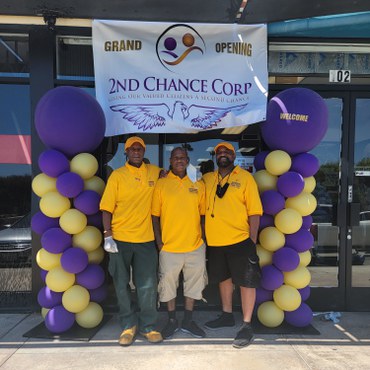 2nd Chance Soul Food Fish Fry, a casual restaurant in Ladera Heights, offers job opportunities to formerly incarcerated men and women who live in transitional housing.