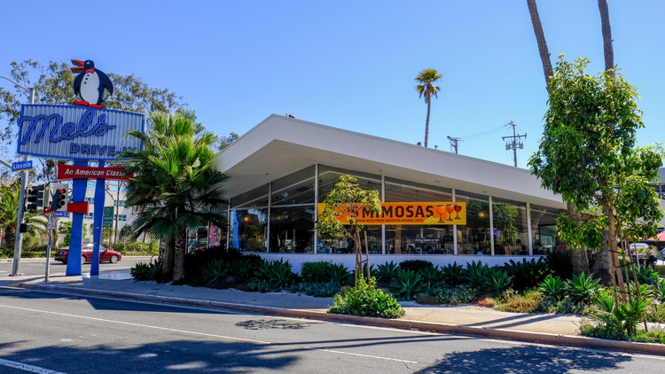 Mel’s Drive-in Restaurant in Santa Monica is an example of Googie architecture: a retro futuristic style featuring stretched roofs, large glass windows, and neon signs.