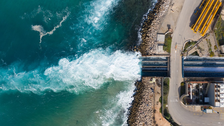 Desalination of ocean water, long-considered too energy-inefficient and environmentally destructive, is increasingly finding its way into California’s water future.