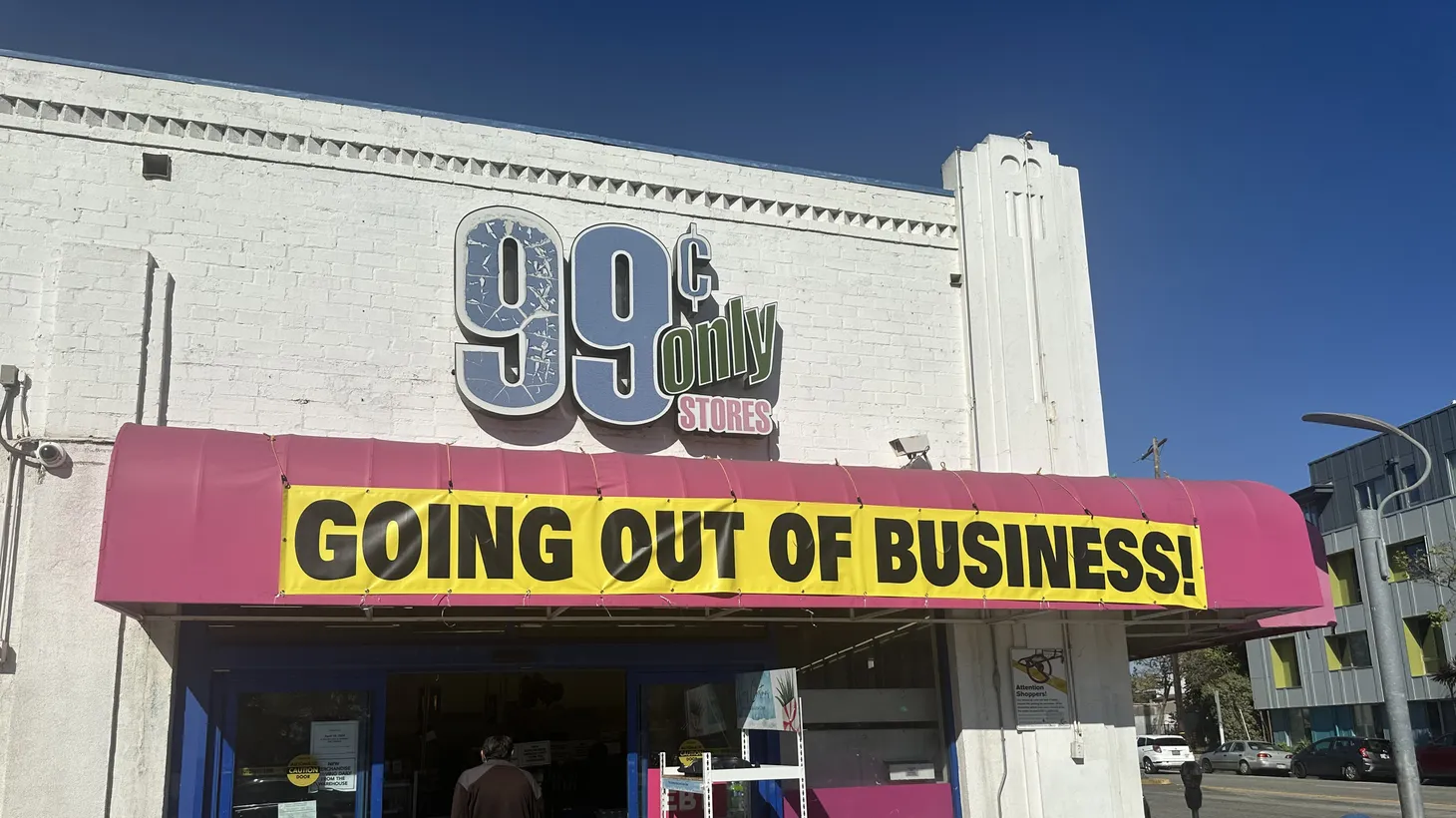 A Santa Monica 99 Cents Only store gets ready to permanently close.
