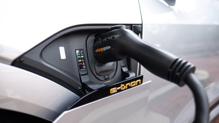 An electric car shortage is getting more intense as soaring gas prices push drivers away from traditional fuel. Shopping anyway? Here’s what you need to know.