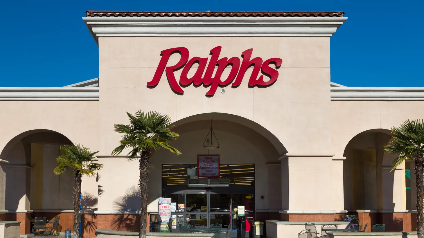 Workers at Ralphs and Food 4 Less, which are subsidiaries of the Kroger Company, report feeling underpaid, overworked, and underappreciated. The sentiments are in line with the findings of a new report from Economic Roundtable.