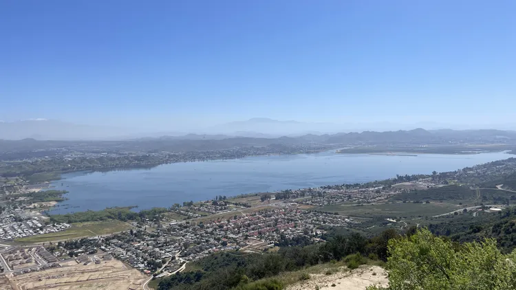 Nanobubbles help Lake Elsinore cope with algae – and the climate