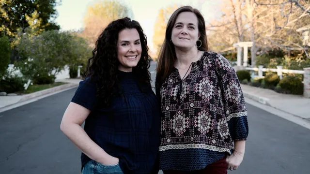Jenna Schwartz and Nicolle Fefferman, co-founders of “Parents Supporting Teachers,” are using old-fashioned grassroots campaigns to push LAUSD to communicate better with families.