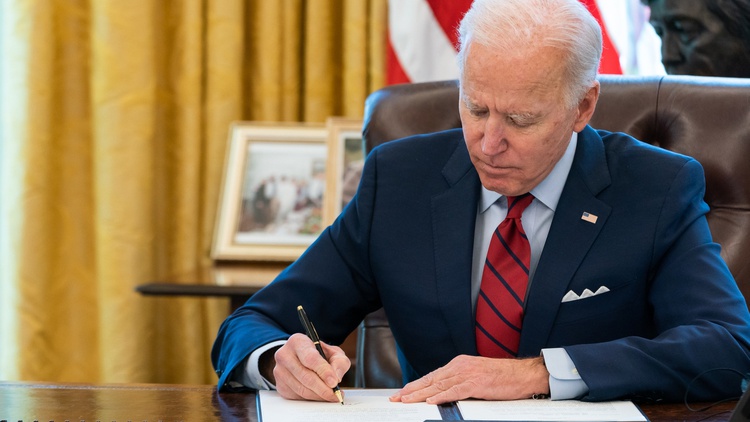 Clear marijuana possession records and reclassify weed: President Biden follows the Golden State’s lead on progressive cannabis policies.