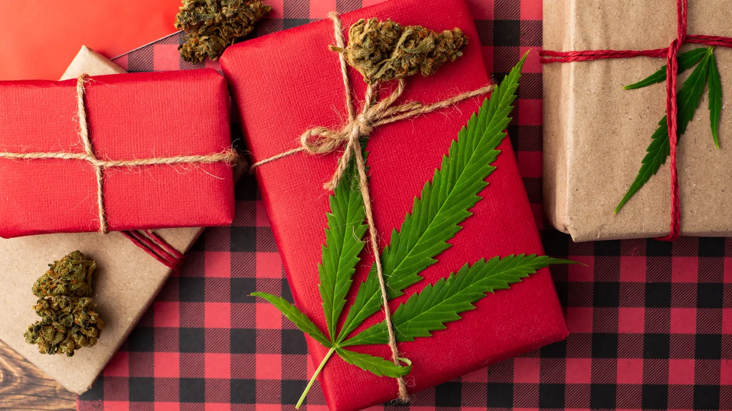 Add a subscription box, a high-tech pipe, or joint rolling guide to your stocking stuffers for the cannabis consumer in your life this holiday season, suggests Leafly Senior Editor David Downs.