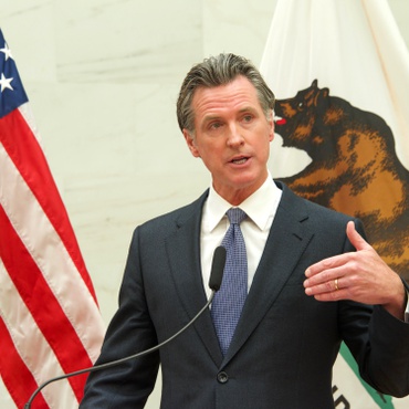 Gov. Newsom has signed new laws to strengthen and expand the legal cannabis market. Will the move win him more voters during the midterm elections?
