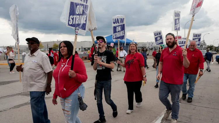 The UAW strike provides another test for the president’s pro-union reputation. Plus, how will Congress respond to this week’s visit from Ukraine’s Zelensky?