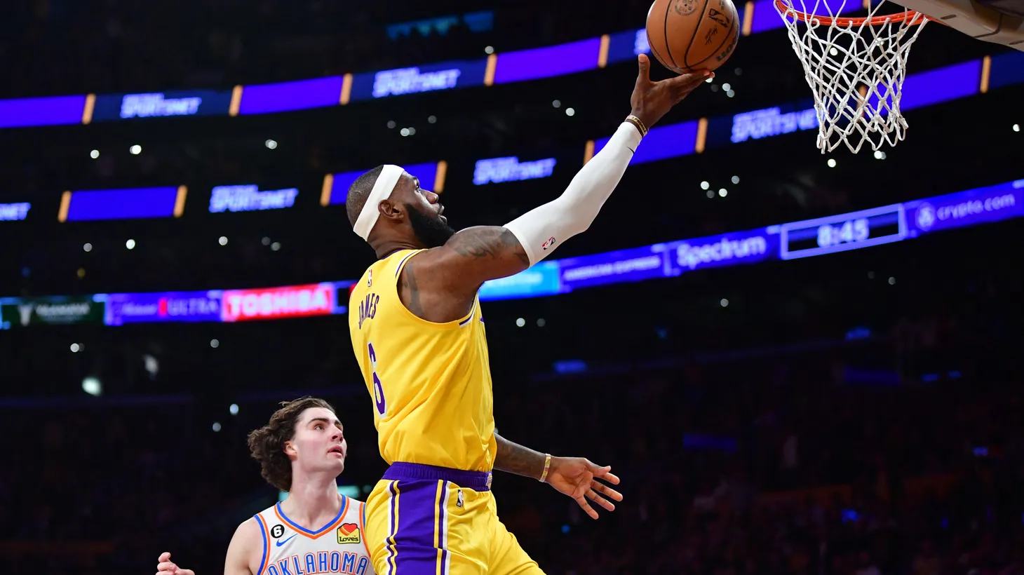 Los Angeles Lakers forward LeBron James (6) shoots the ball in the second half against the Oklahoma City Thunder at Crypto.com Arena, Feb 7, 2023, Los Angeles.