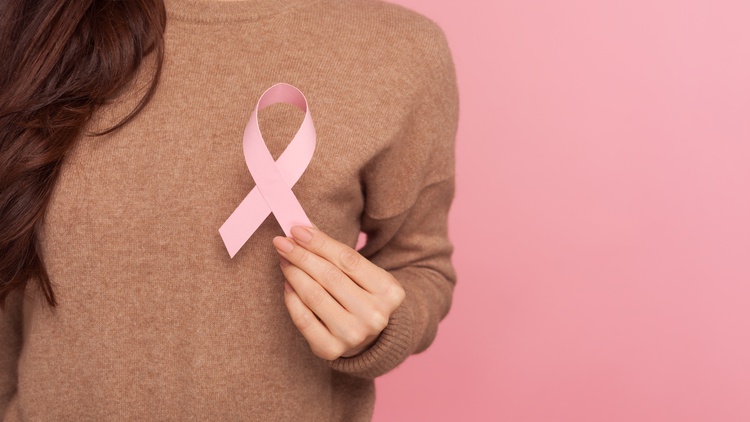 Artificial intelligence can predict breast cancer years before it shows up on a mammogram, according to a new MIT study.